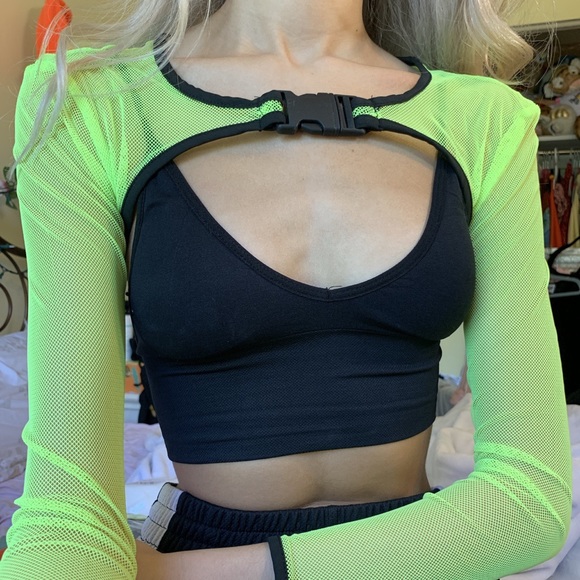 ✨ New Neon XS/S Buckle Short Festival Top ✨ - Picture 8 of 8